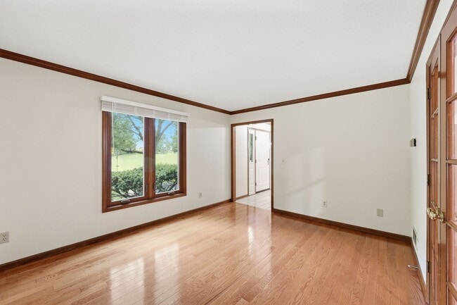 Building Photo - 7666 Windwood Dr