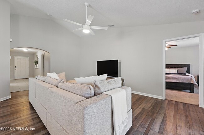 Building Photo - 3253 Hidden Meadows Ct