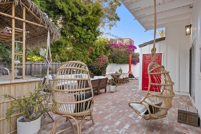 Building Photo - Ventura | Pierpont | 4 Bedroom + 3 Bathroom