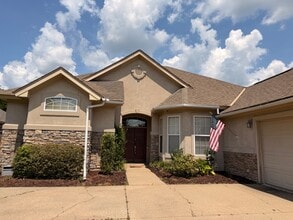 Building Photo - 9342 Wrens Way