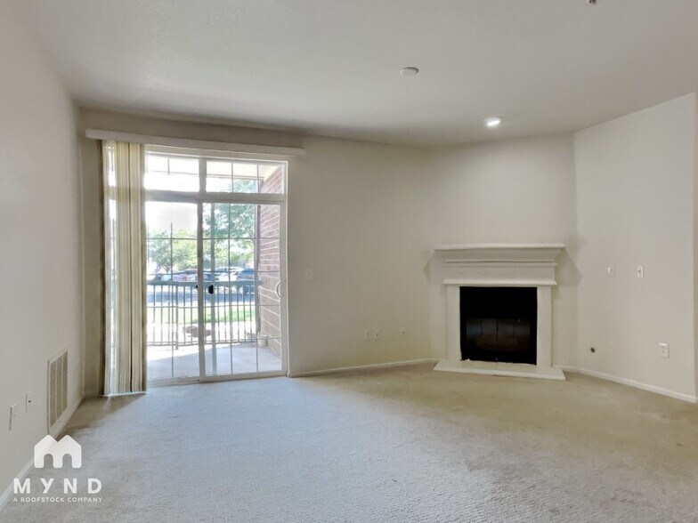 Building Photo - 3854 S Dayton Way