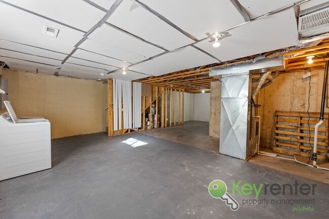 Building Photo - Stunning 3 Bed 2.5 Bath close to highways and shopping!