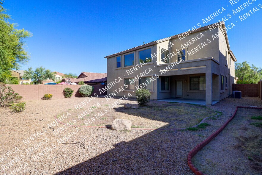 Building Photo - 4013 E Expedition Way