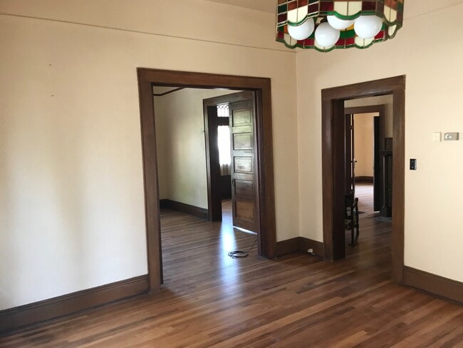 Building Photo - Lovely Historical Home