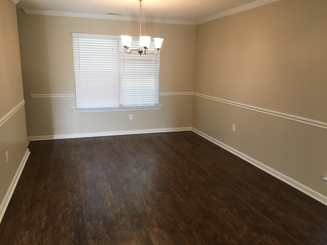 Building Photo - 145 Parkview Rd