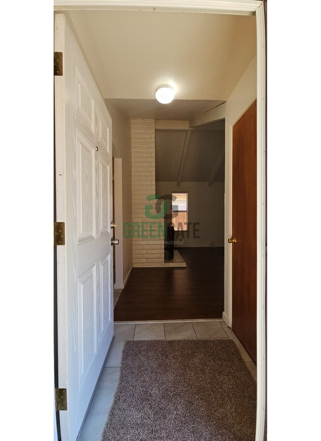 Building Photo - 3509-3511 Dragoo Park Dr.