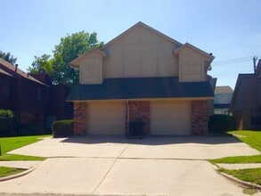 Building Photo - Westside Duplex for Lease near Sooner Mall!!!