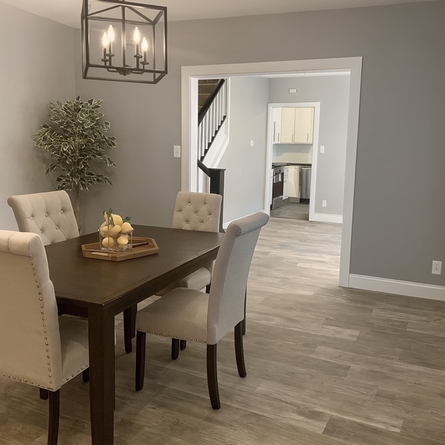 Building Photo - Modern remodeled home in Emmaus.