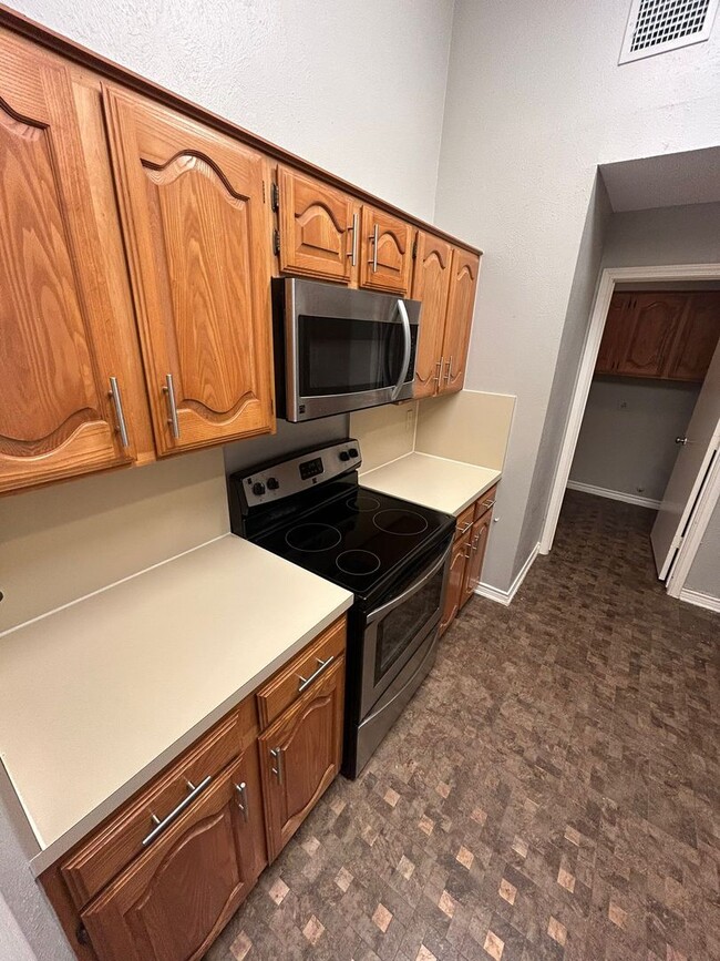 Building Photo - 972 333 1659