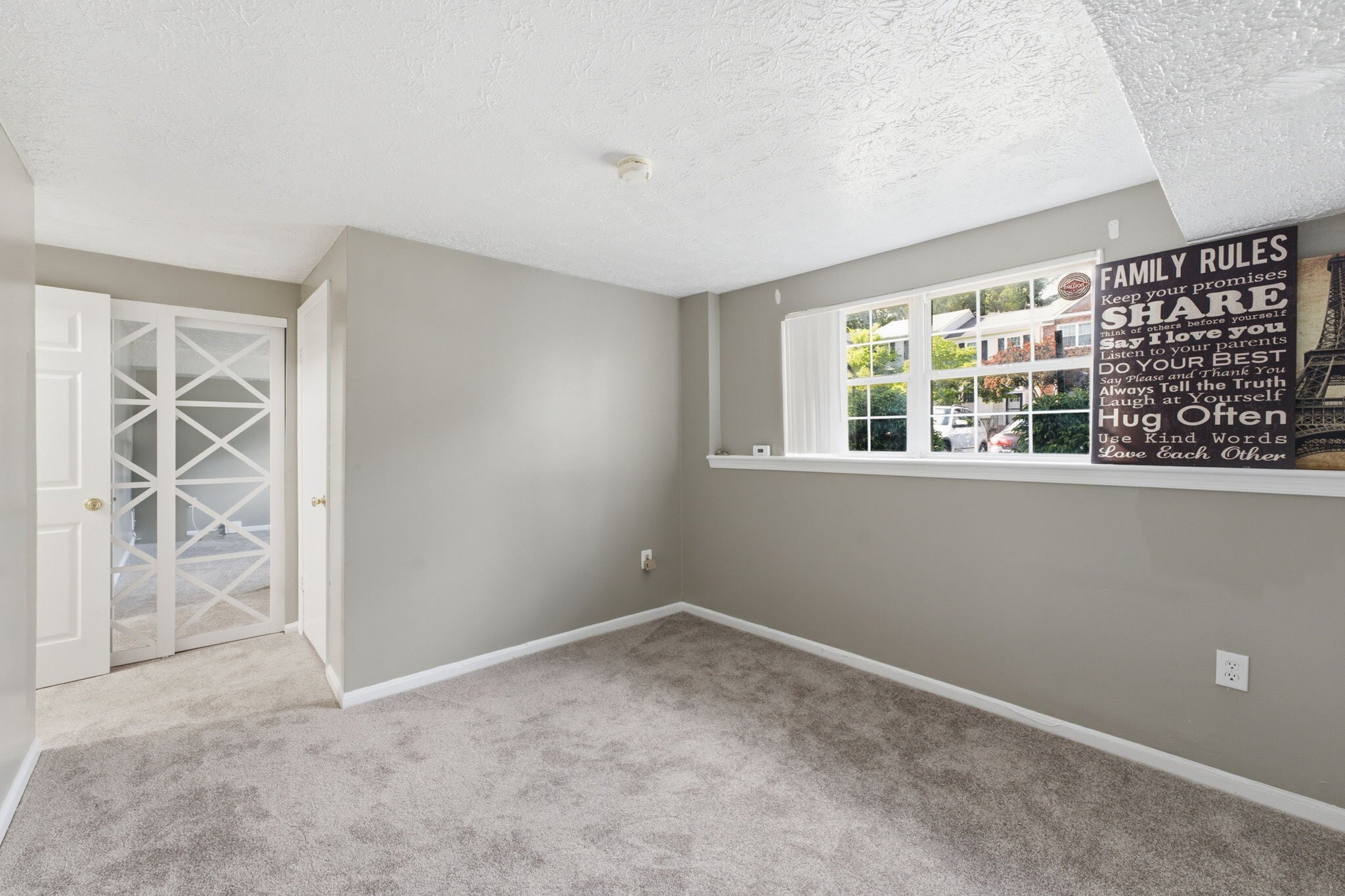 Building Photo - 10703 Campus Way S