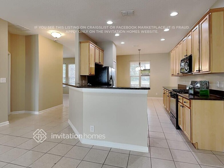 Building Photo - 110 E Lake Victoria Cir