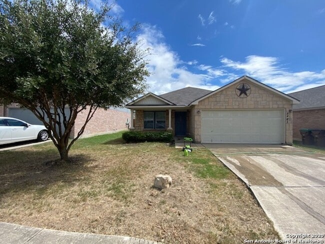 Primary Photo - Great Floor Plan ~ Great Location ~ Lots o...