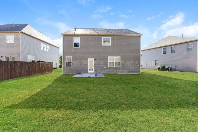 Building Photo - 823 Python Dr