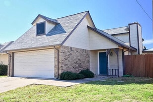 Building Photo - 2711 Harvest Lake Dr