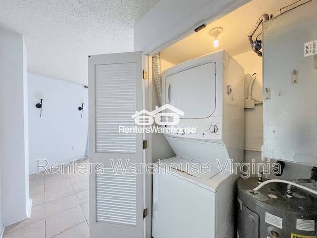 Building Photo - 1222 E Ocean View Ave