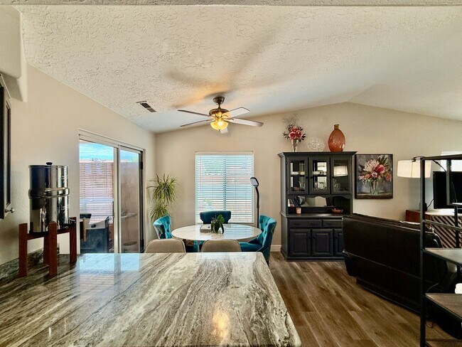 Building Photo - 389 E 500 S