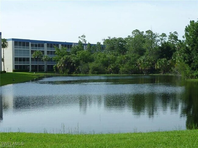 Building Photo - 14801 Park Lake Dr