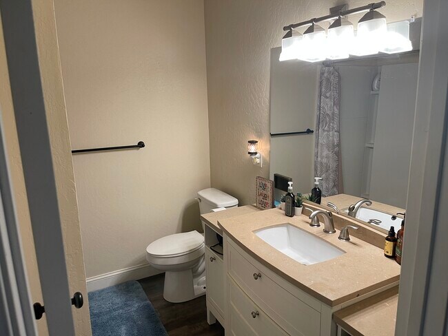 Bath 1 - 321 Tahoe Ave