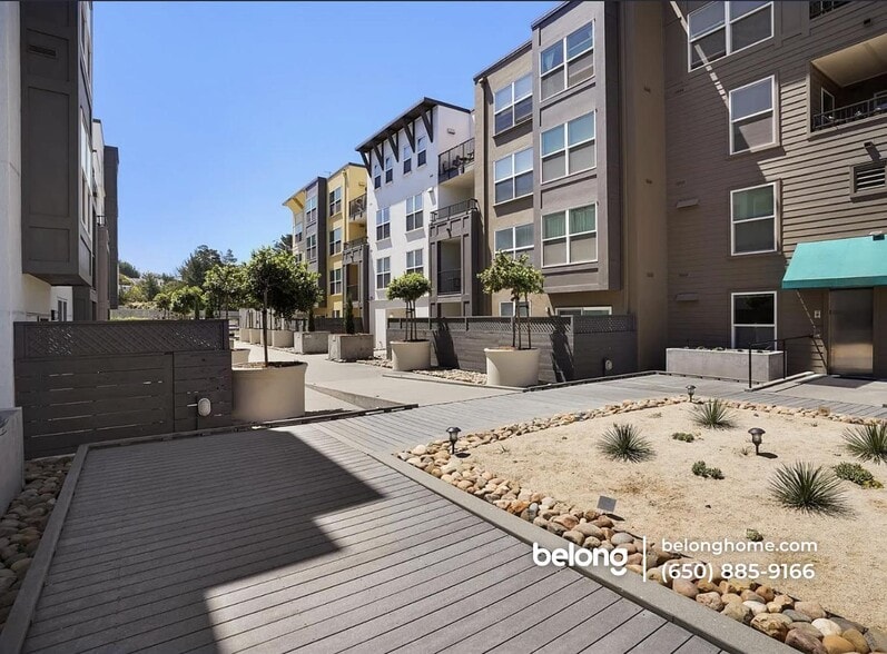 Building Photo - 8300 Oceanview Terrace