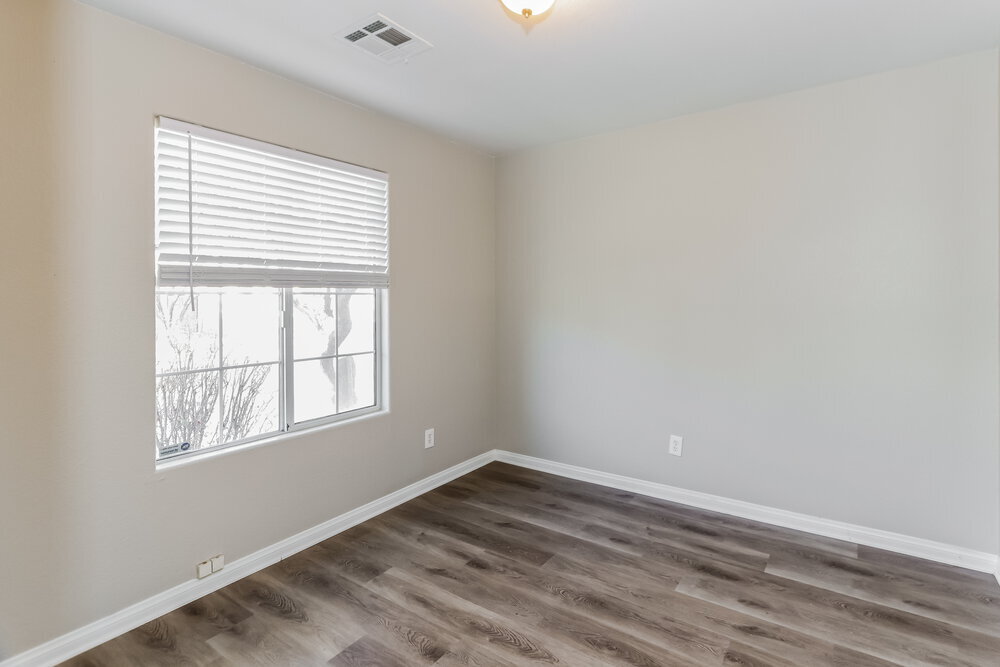 Building Photo - 652 Shadwell St