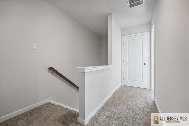 Building Photo - 25 Elliot Ln