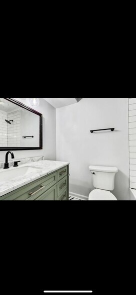 Building Photo - 5632 Kingsport Dr