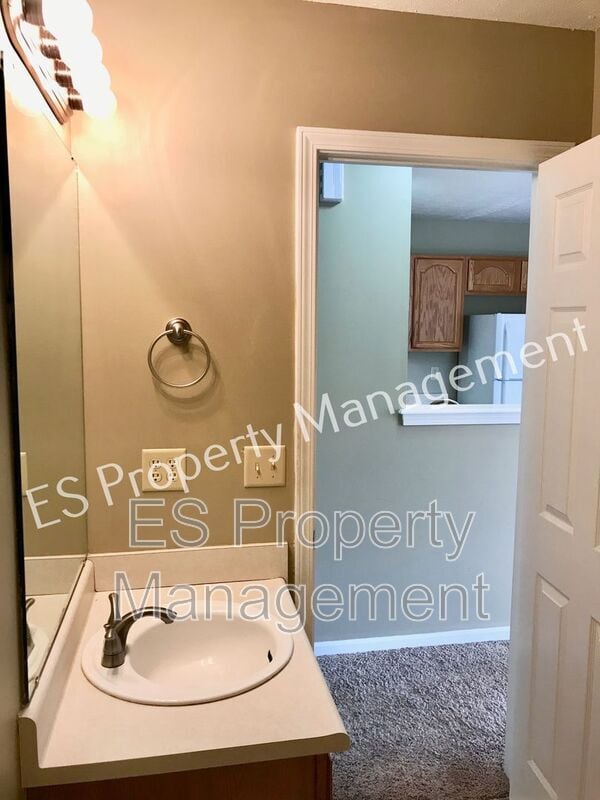 Building Photo - 6728 Garway Ln