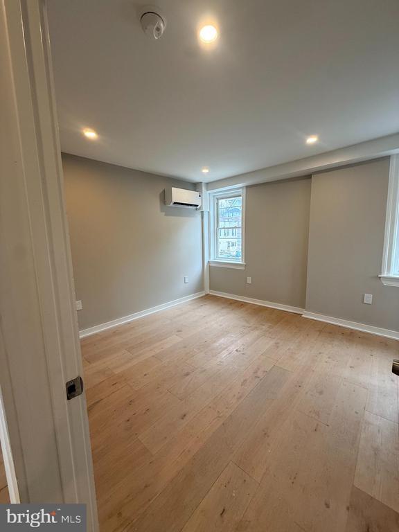 Building Photo - 258 Haverford Ave