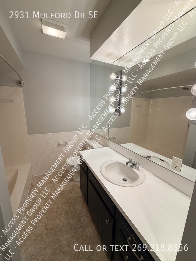 Building Photo - 2931 Mulford Dr SE