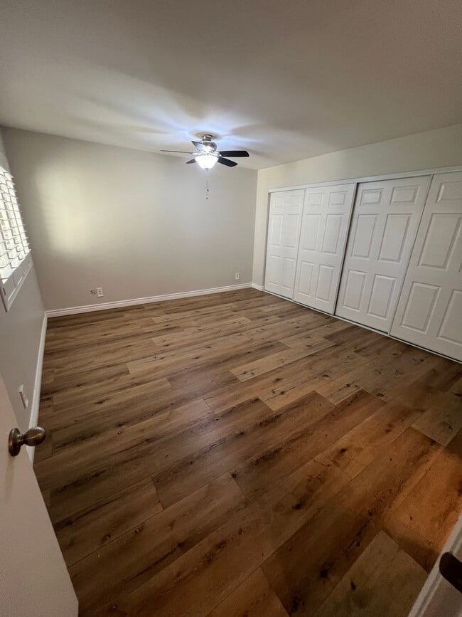 Building Photo - Lovely West Side Ventura Condo