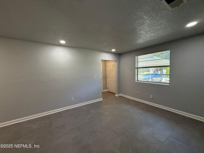 Building Photo - 1909 Layton Rd