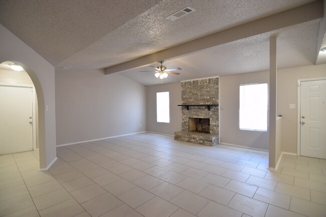 Building Photo - 402 William Tell Dr