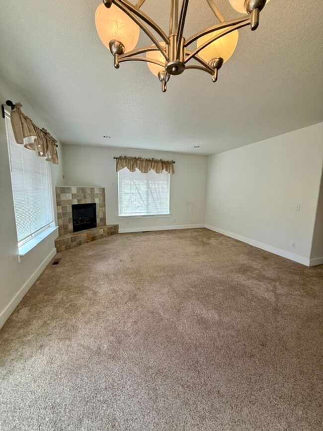 Building Photo - Charming 3-Bedroom Home in Peaceful 55+ Community!