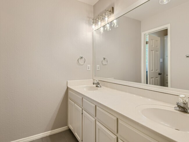 Building Photo - 16104 Fritsch Cove