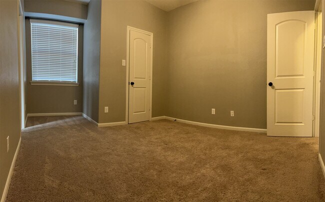 Building Photo - 12250 La Strada St