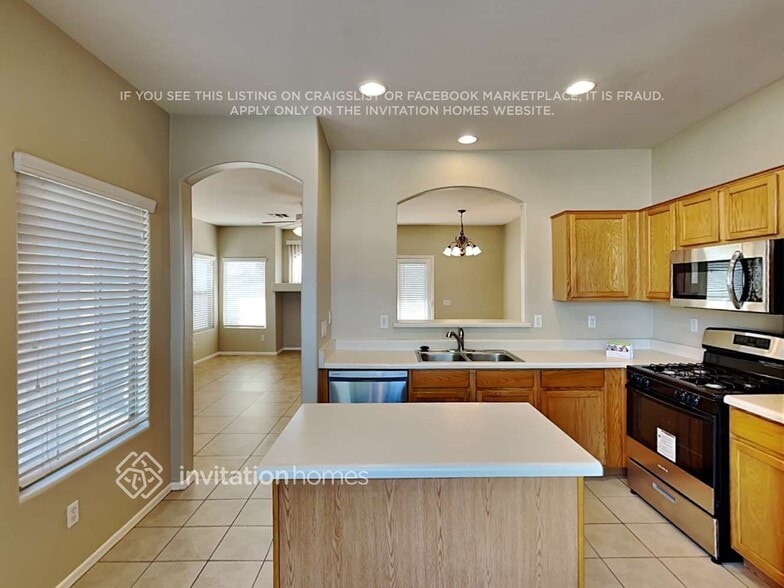 Building Photo - 12714 N 130th Ln