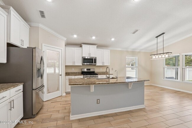 Building Photo - 649 Shetland Dr