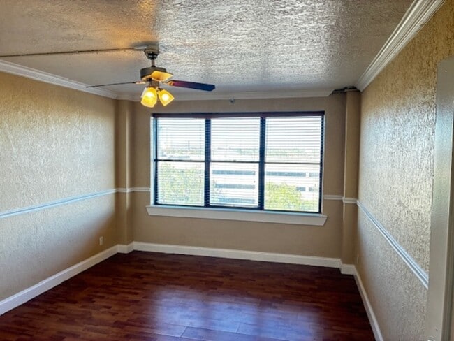 Building Photo - 311 W Ashley St