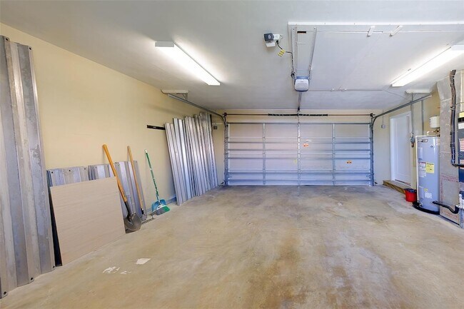 Building Photo - 795 119th Ave