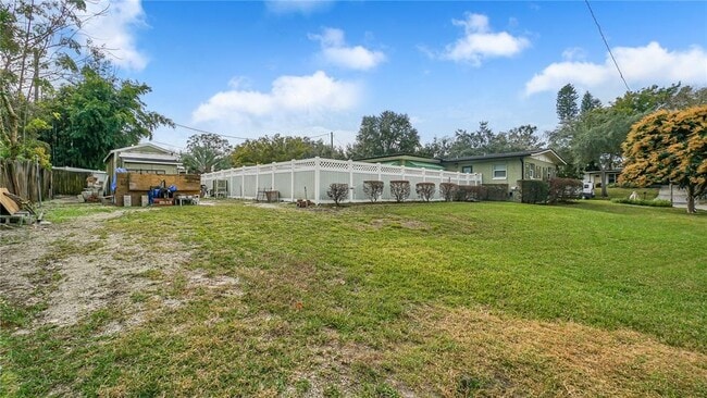 Building Photo - 2992 Chantilly Ave