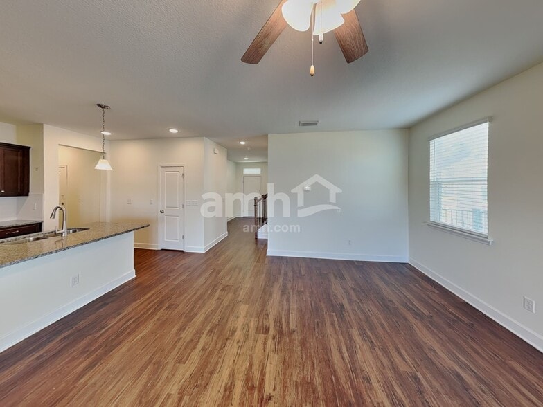 Building Photo - 33944 Night Lily Dr