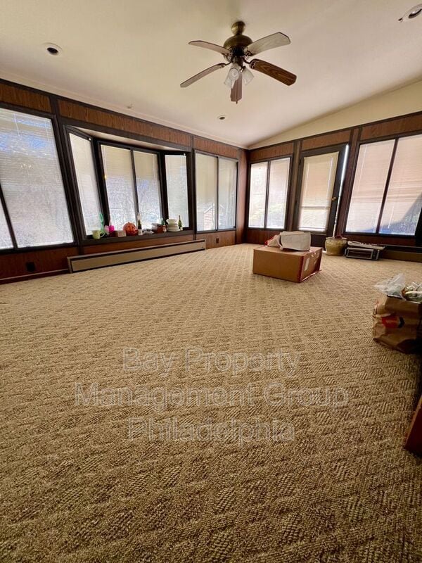 Building Photo - 303 Hedgerow Ln