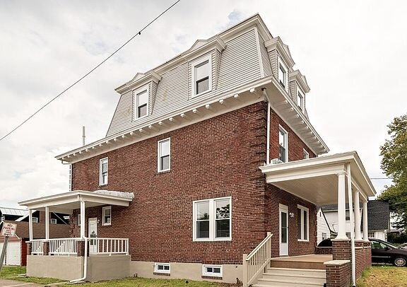 Building Photo - "Charming 3-Bedroom Haven with Elegant Gra...