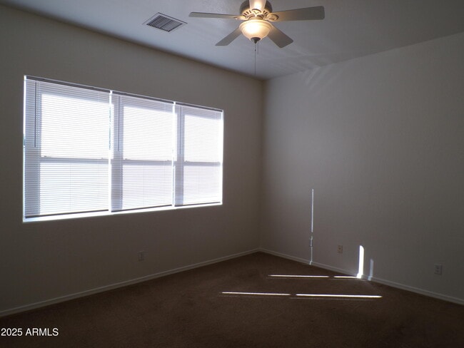 Building Photo - 4995 E Somerset Dr