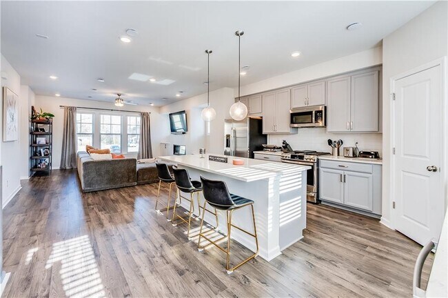 Building Photo - 1634 Halbrook Pl SW