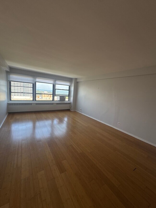 Building Photo - 4180 N Marine Dr