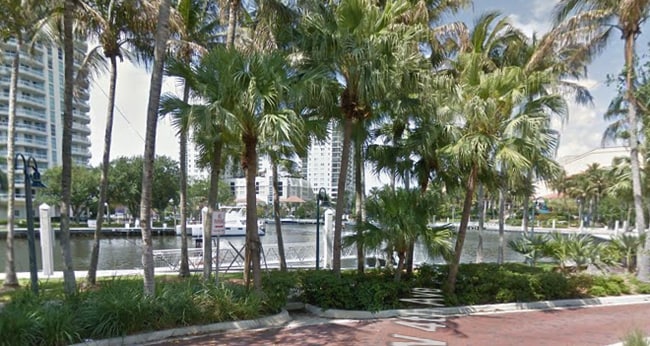 Building Photo - 247 SW 3rd Ave