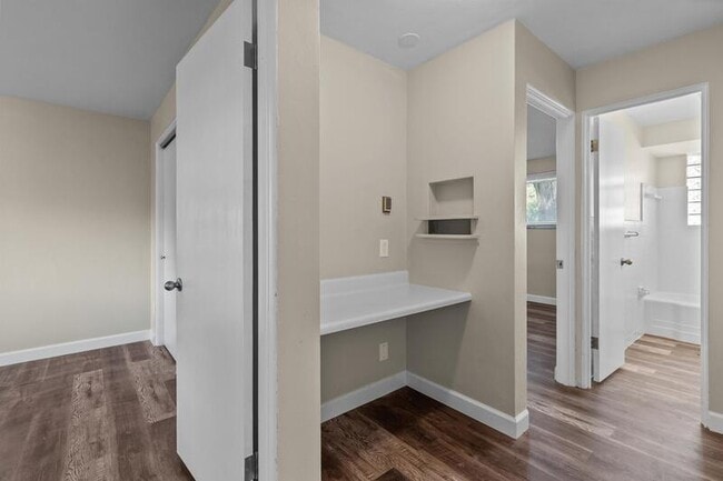 Building Photo - 9105 Brownridge Dr