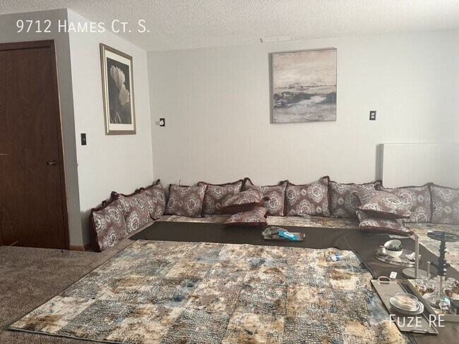 Building Photo - 9712 Hames Ct S