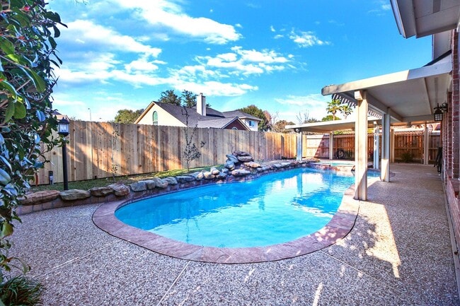 Building Photo - 23122 Beech Canyon Dr